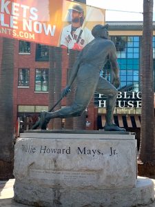 Willie Mays statue